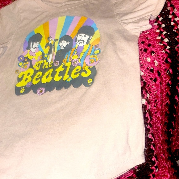 Summertime Tshirt vibes call for the Beatles & their yellow submarine - Picture 3 of 8